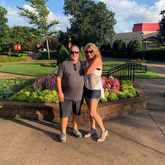 Meet your Posher, Janine - Picture 1 of 14